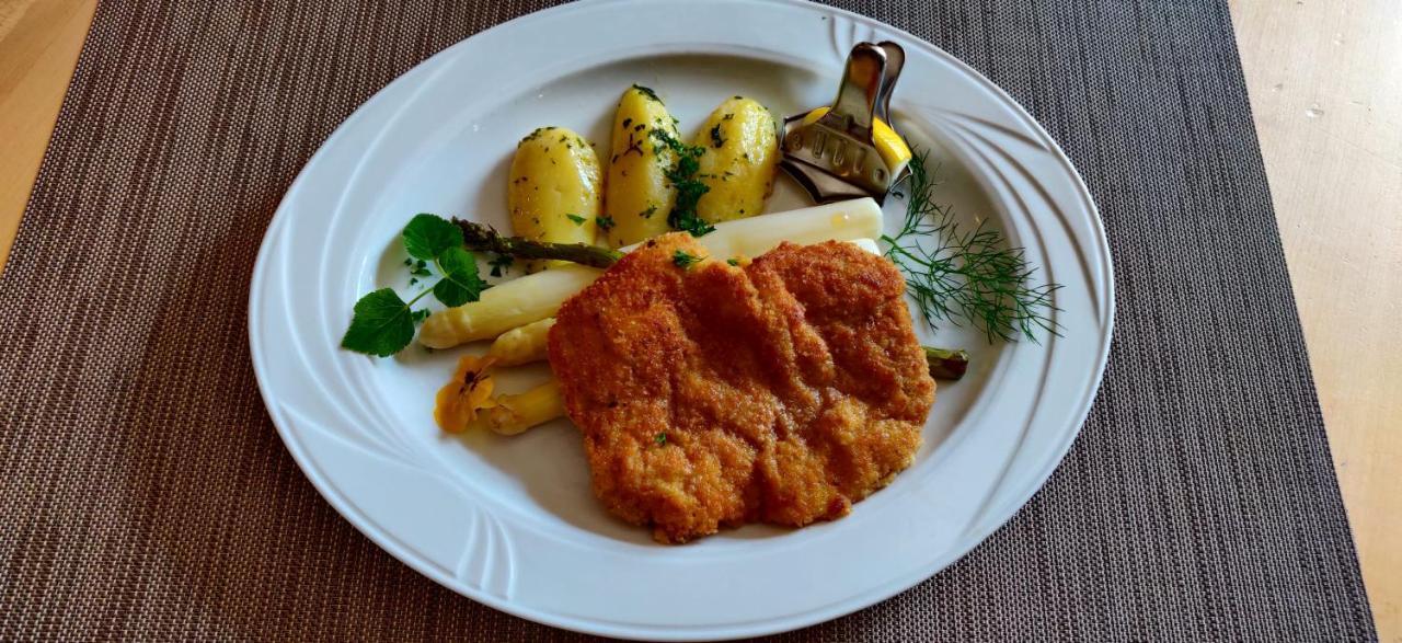 Hotel Neue Hoehe Klingenberg Kültér fotó