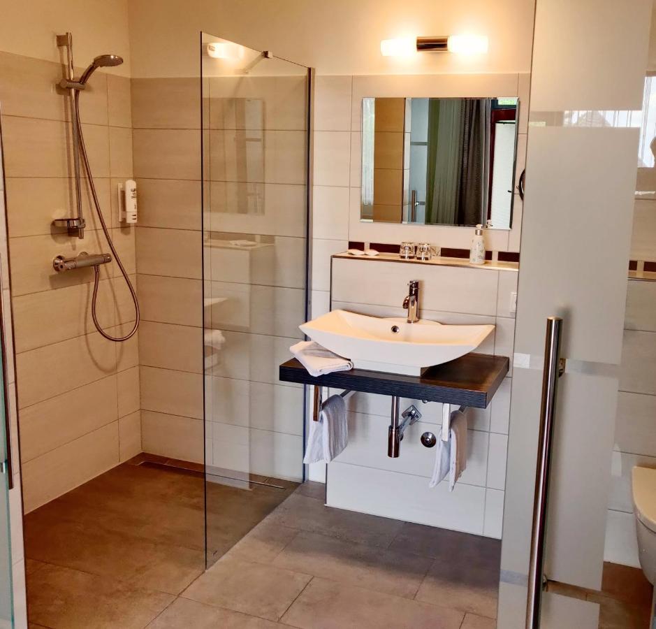 Hotel Neue Hoehe Klingenberg Kültér fotó