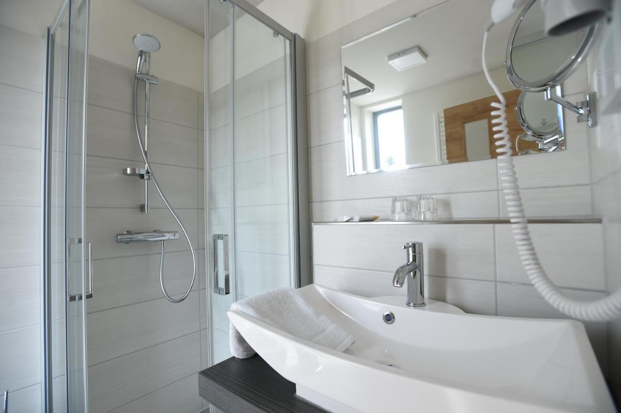 Hotel Neue Hoehe Klingenberg Kültér fotó