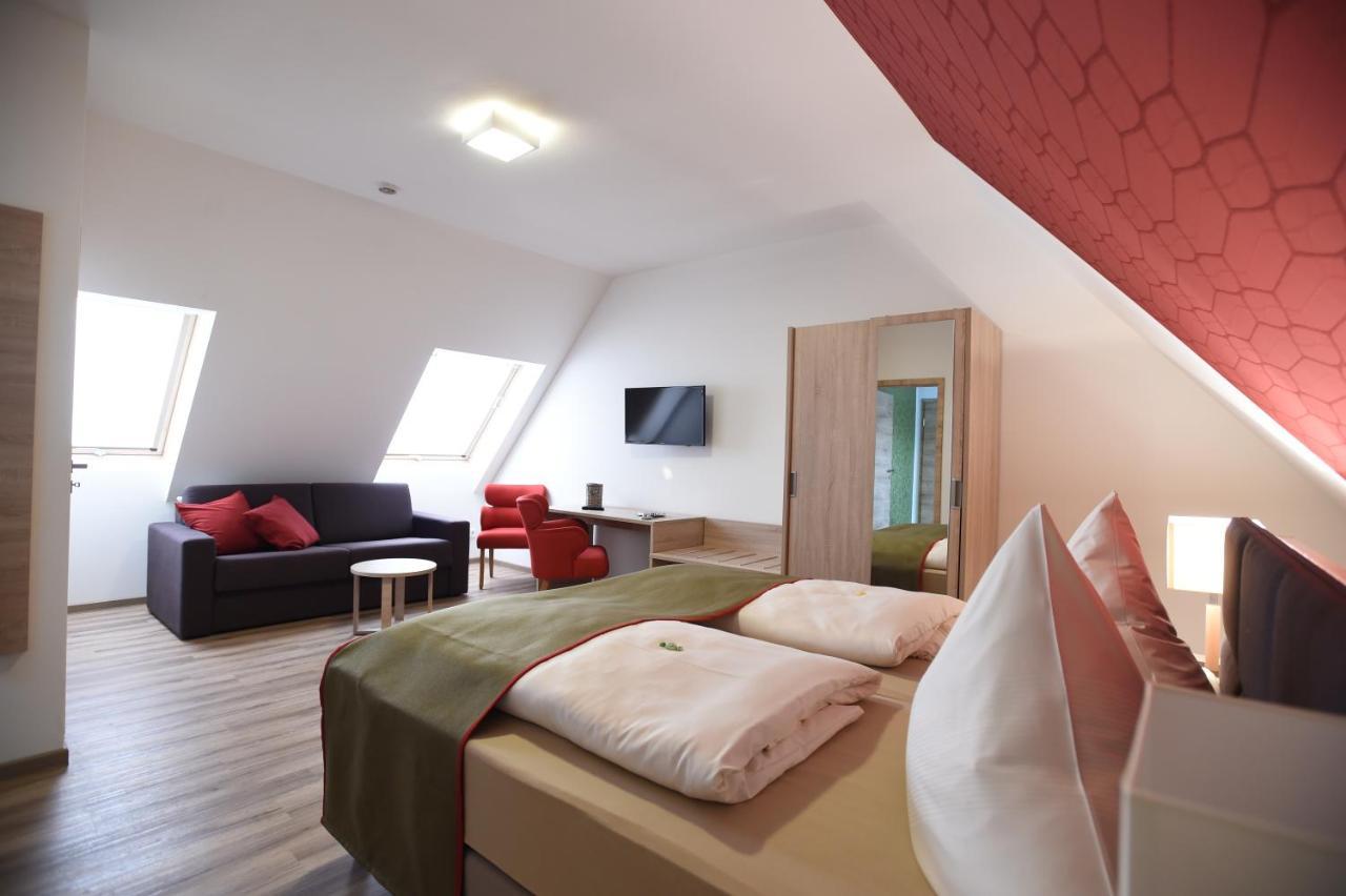 Hotel Neue Hoehe Klingenberg Kültér fotó