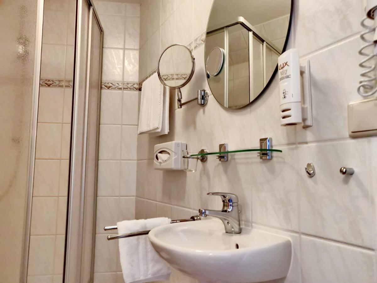 Hotel Neue Hoehe Klingenberg Kültér fotó