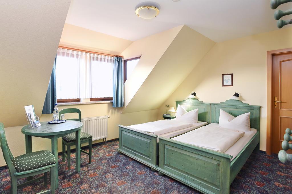 Hotel Neue Hoehe Klingenberg Kültér fotó