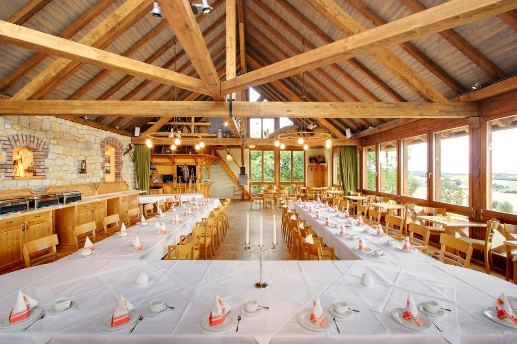 Hotel Neue Hoehe Klingenberg Kültér fotó