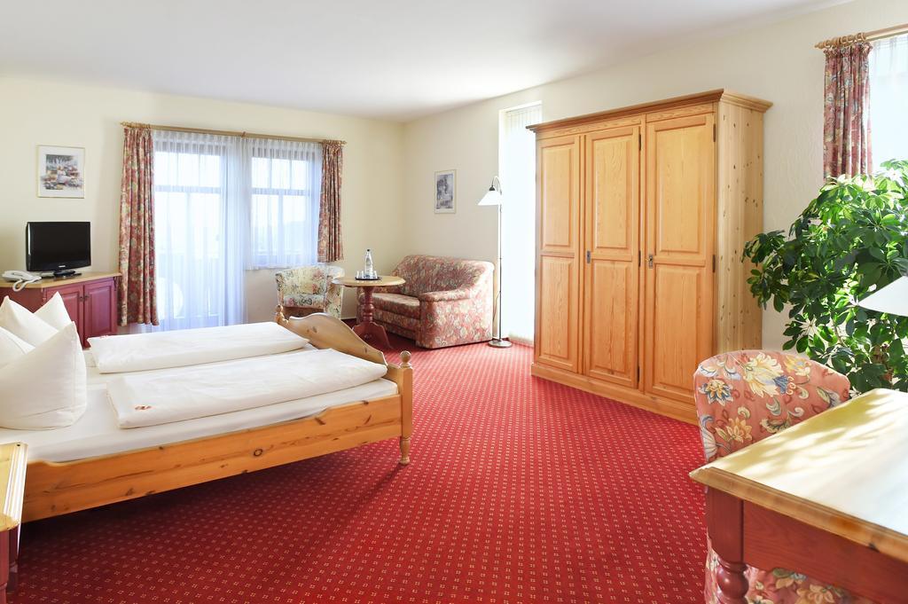 Hotel Neue Hoehe Klingenberg Kültér fotó
