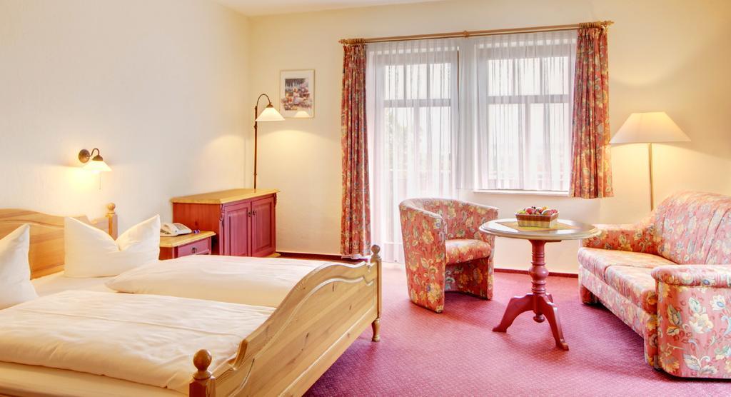 Hotel Neue Hoehe Klingenberg Kültér fotó