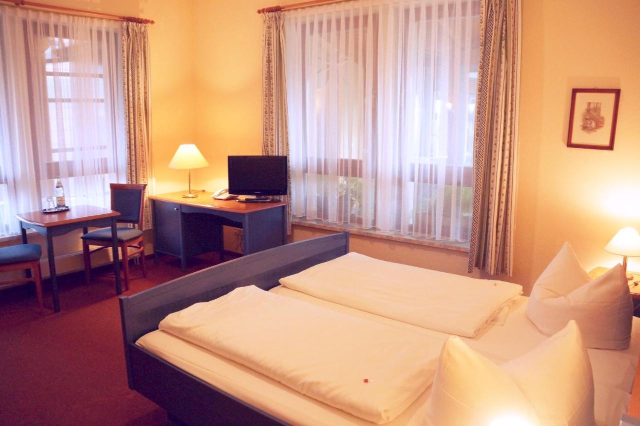 Hotel Neue Hoehe Klingenberg Kültér fotó